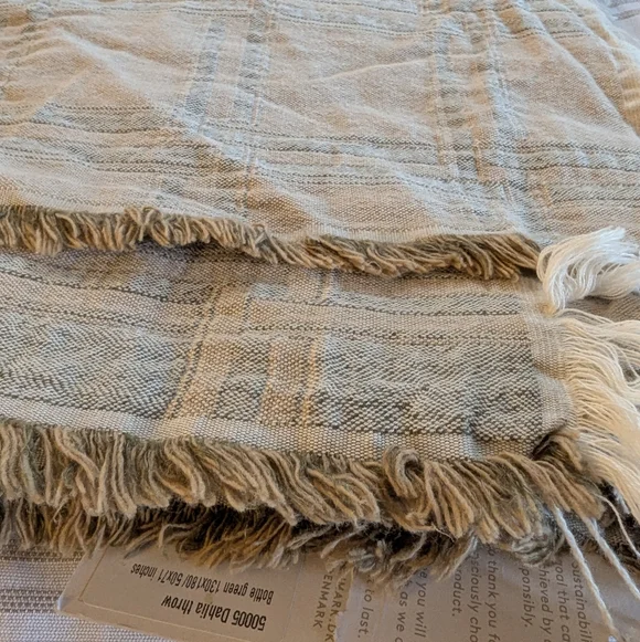 Elvang Dahlia throw blanket bottle green organic cotton linen blend - Picture 6 of 7